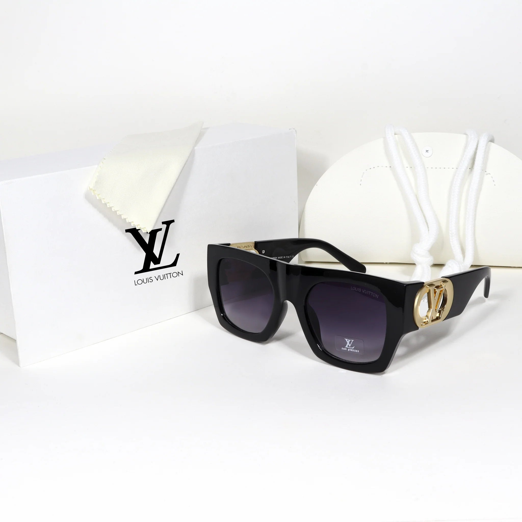 Luis Vuitton Sunglasses LV-1