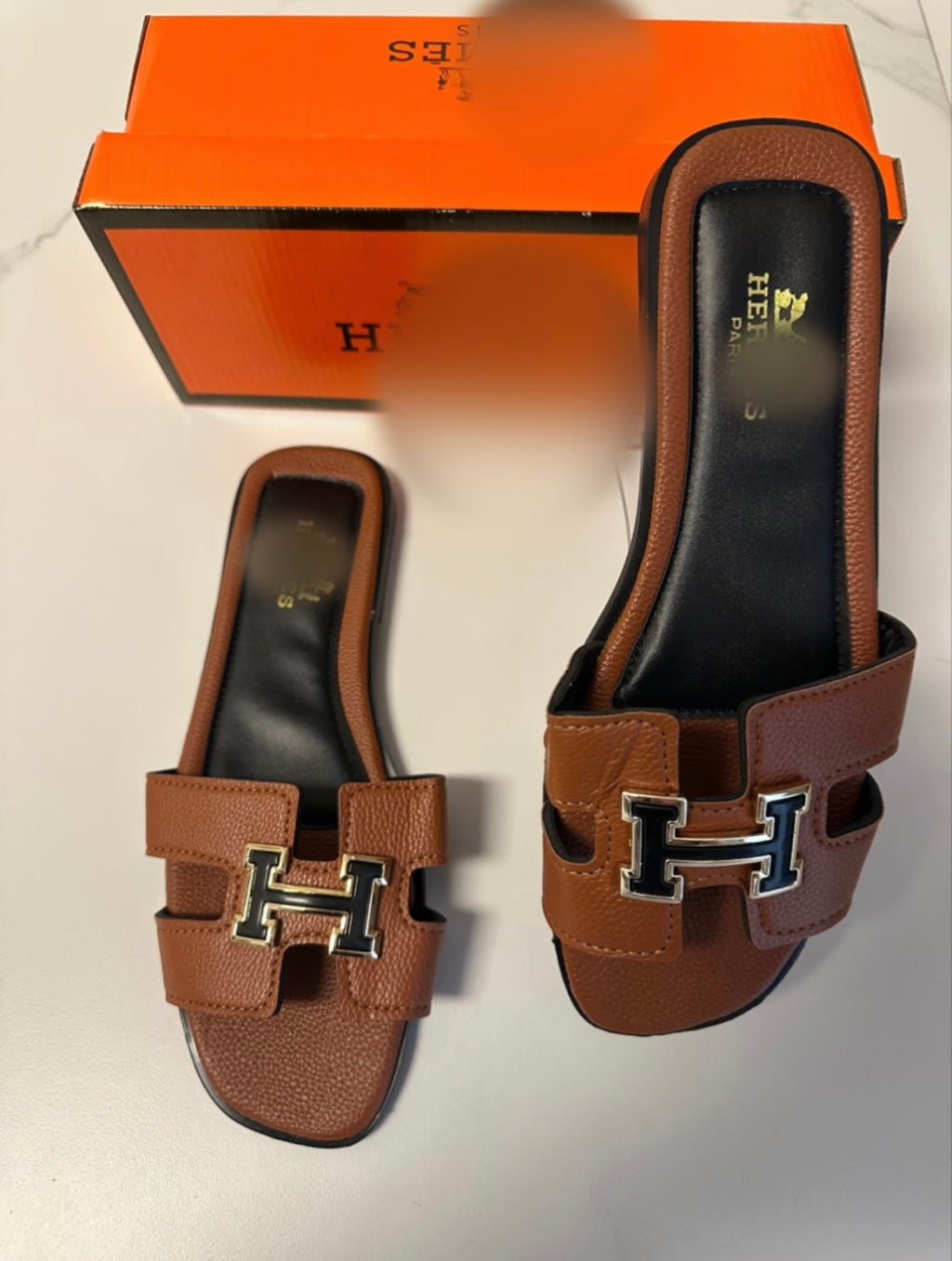 Premium δερμάτινη slide παντόφλα H-style – Καφέ