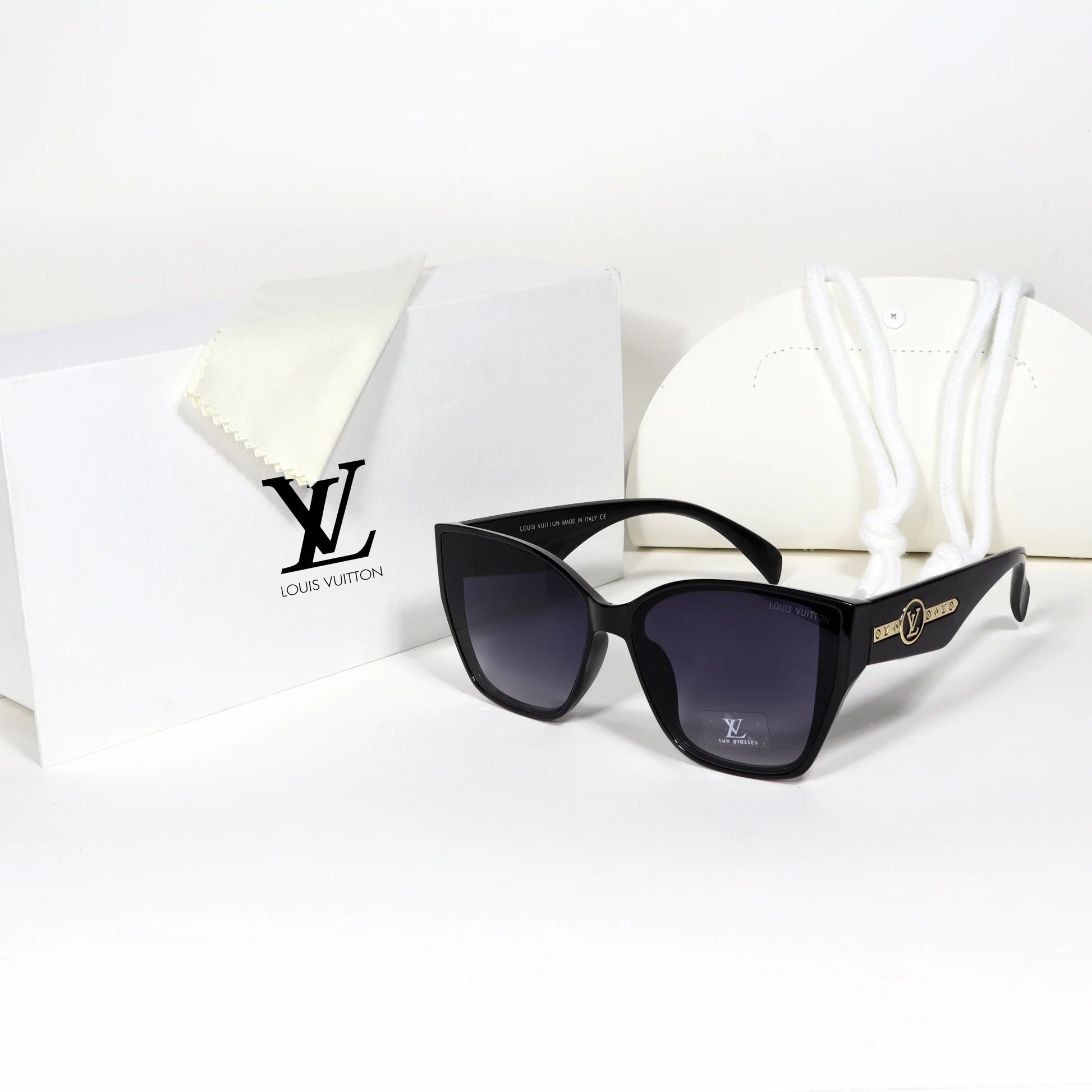 Luis Vuitton Sunglasses LV-2